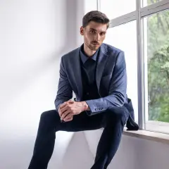 Niebieska koszula: Jakie spodnie wybrać? Praktyczny poradnik