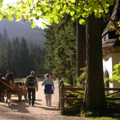 Jak ubrać się do Doliny Kościeliskiej? Poradnik krok po kroku