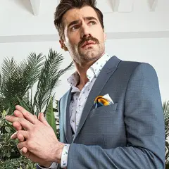 Jaka koszula do szarej marynarki? Kolory, wzory i stylizacje
