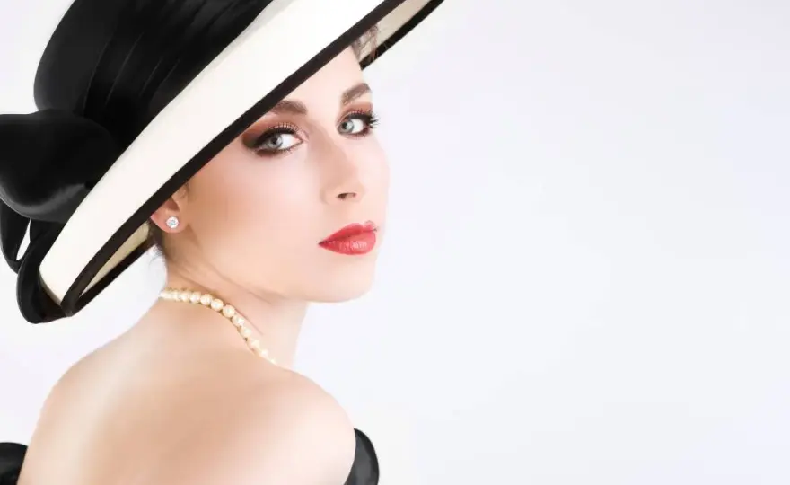 Cytaty Coco Chanel o stylu, elegancji i pewności siebie