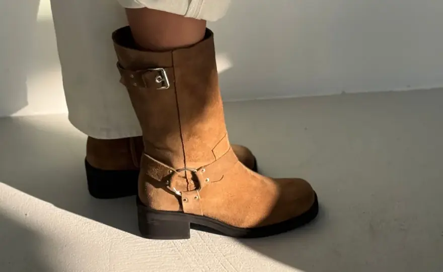 Zamszowe buty - Jak czyścić? Sprawdzone i bezpieczne metody